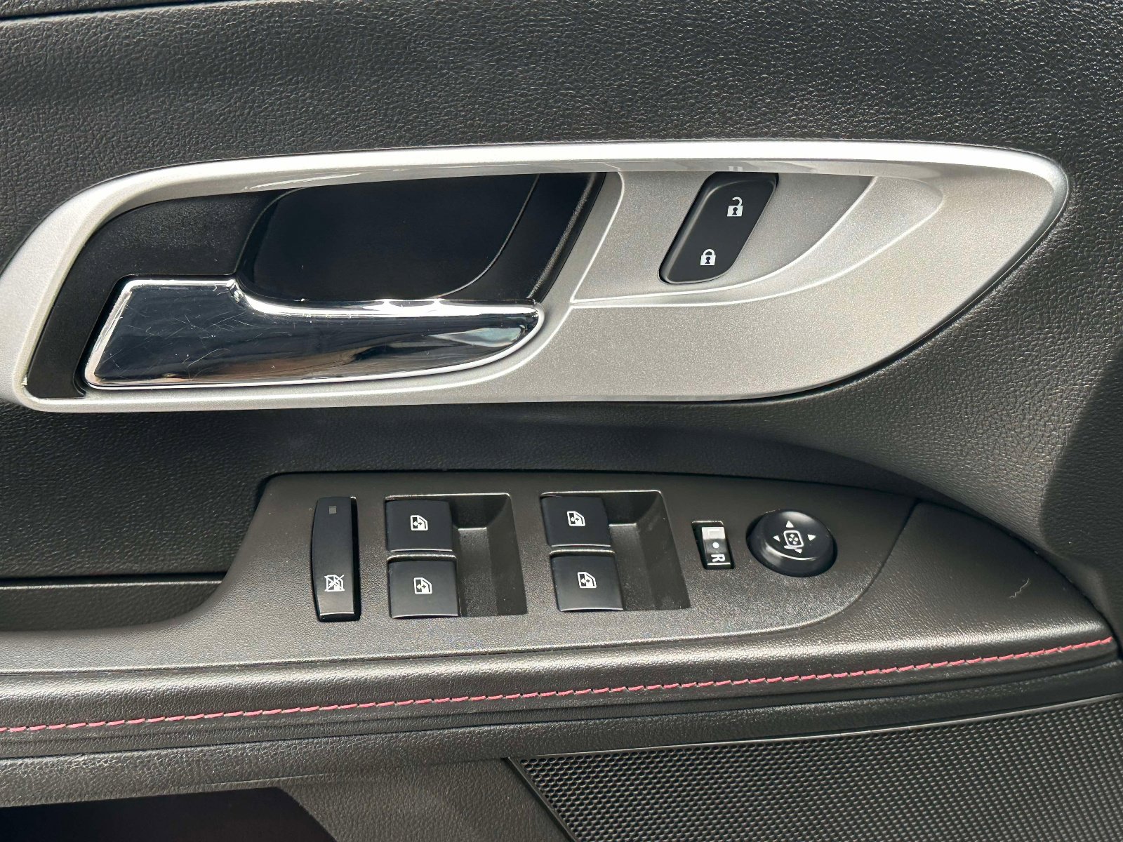 Used 2014 Chevrolet Equinox LT w/ Driver Convenience Package image 21