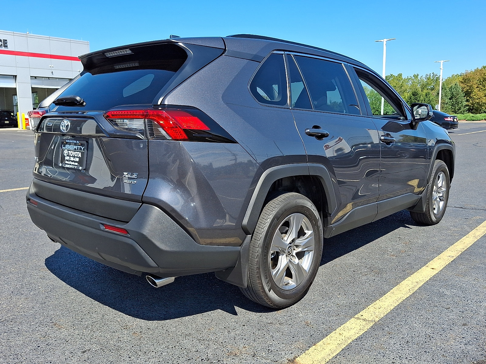 Used 2024 Toyota RAV4 XLE AWD/4WD image 6