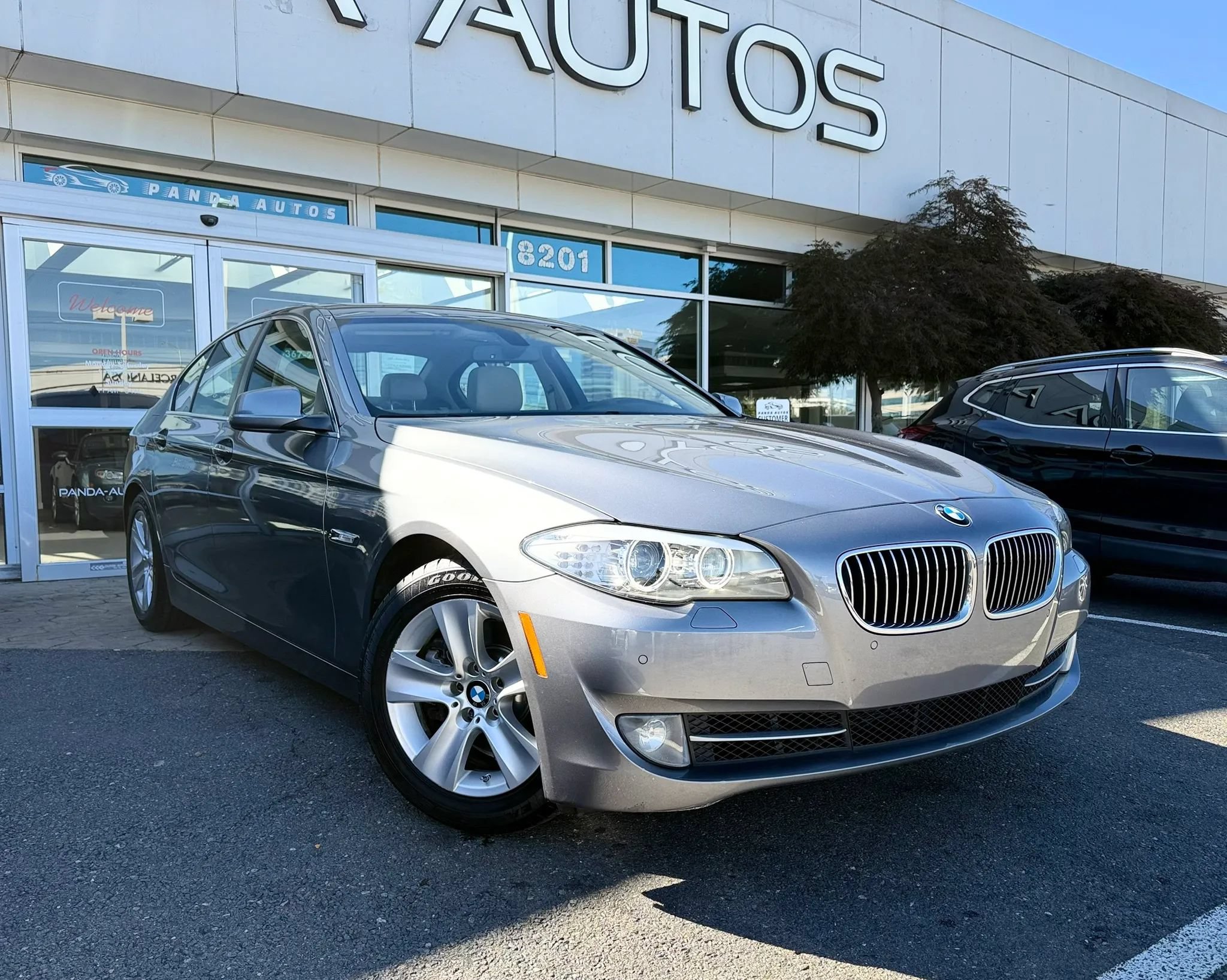 Used 2013 BMW 528i Sedan RWD image 1