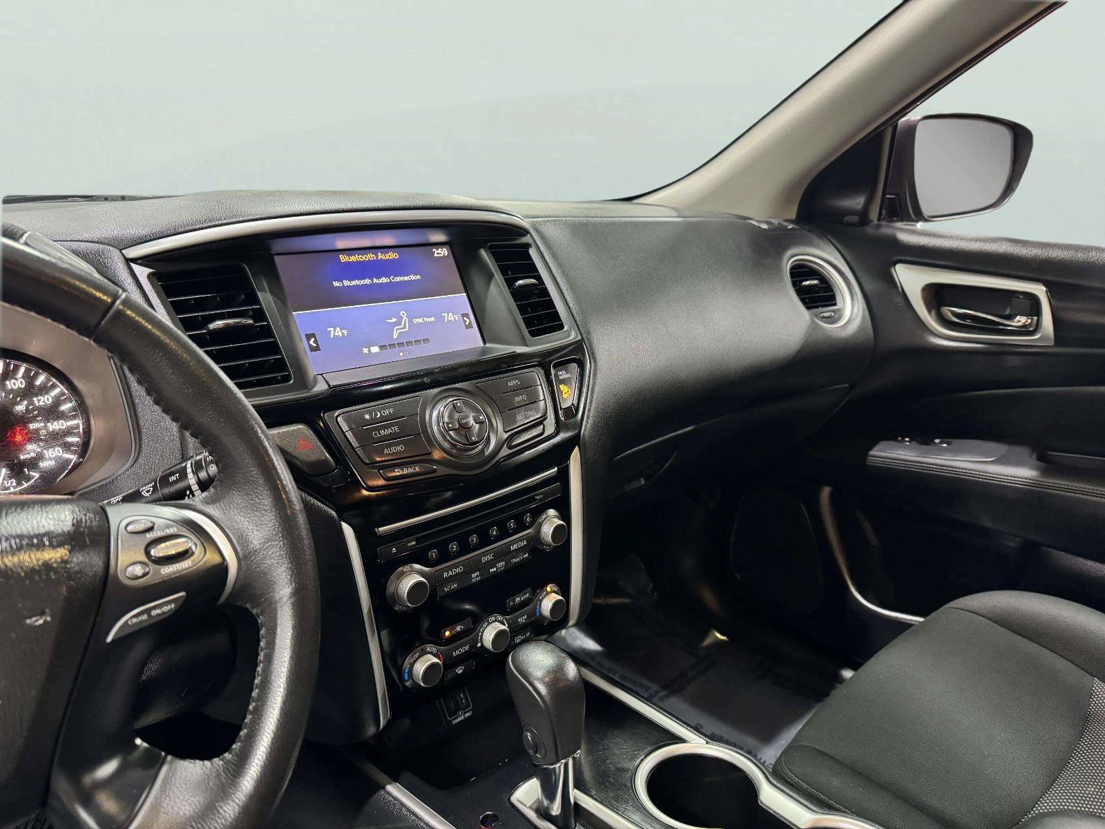 Used 2019 Nissan Pathfinder SV AWD/4WD image 35