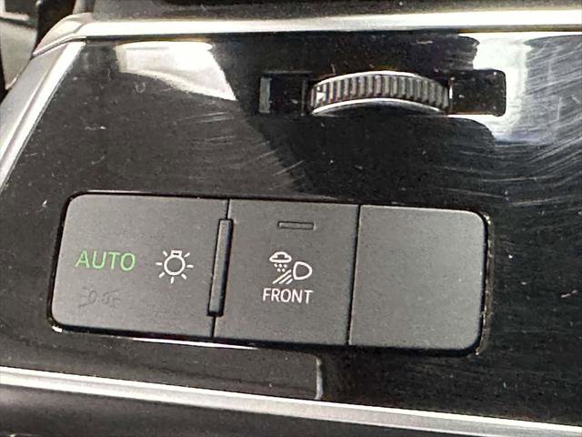 Used 2019 Audi Q8 Premium w/ Convenience Package AWD/4WD image 29