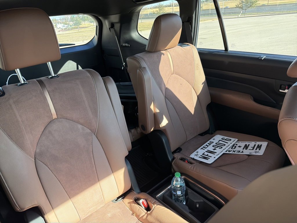 Used 2025 Toyota Grand Highlander MAX Platinum image 18