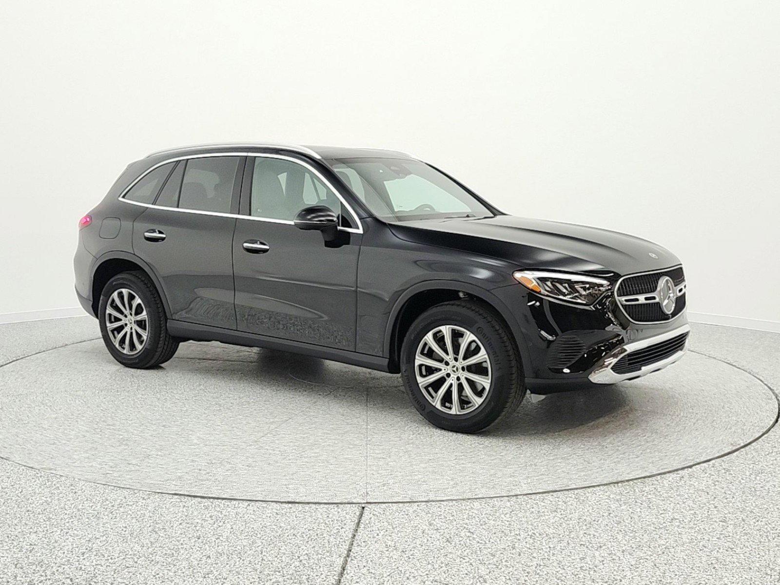 Certified 2025 Mercedes-Benz GLC 300 image 3