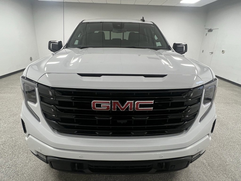 Used 2025 GMC Sierra 1500 Elevation w/ Elevation Premium Package image 3