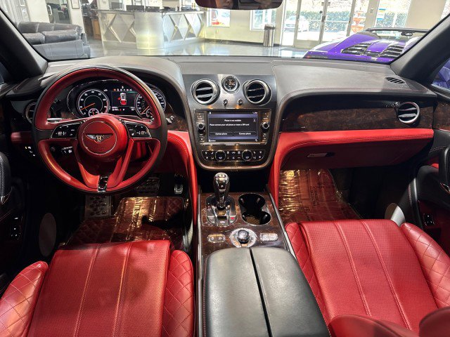 Used 2017 Bentley Bentayga image 53