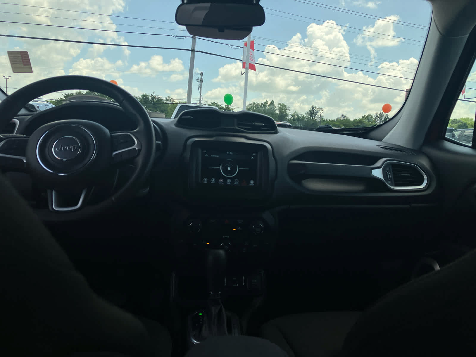 Used 2021 Jeep Renegade Latitude FWD image 28