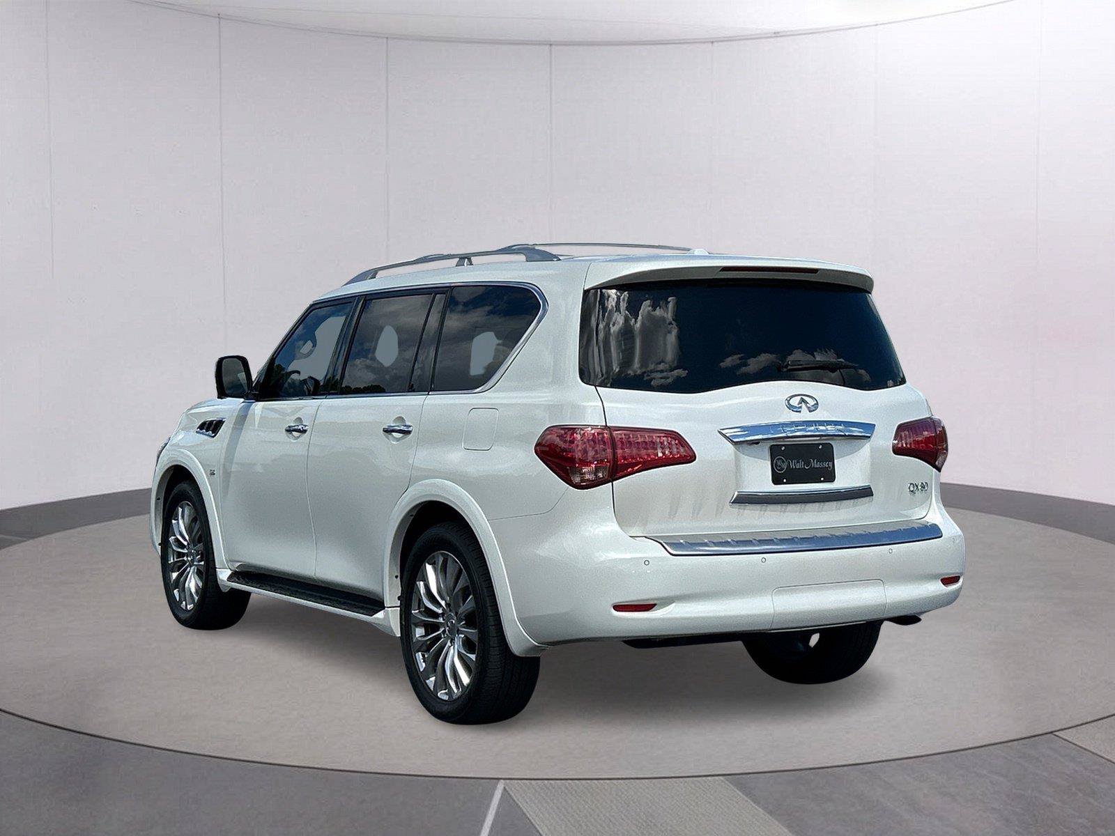 Used 2015 INFINITI QX80 4WD w/ Deluxe Technology Package image 3