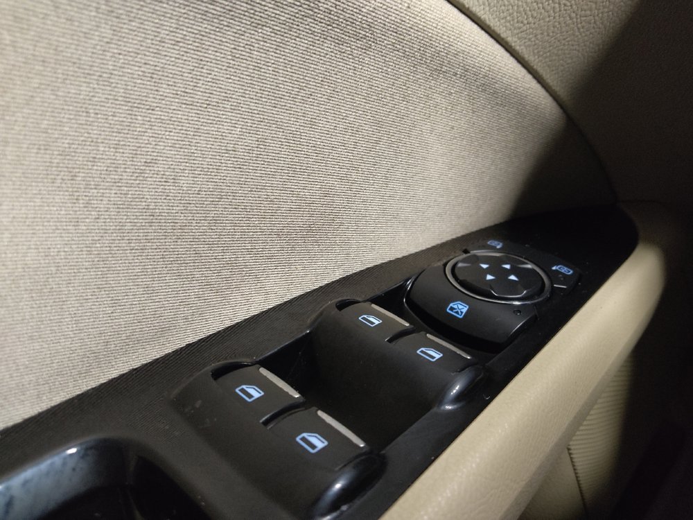 Used 2016 Ford Fusion SE FWD image 27