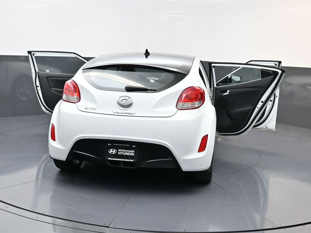 Used 2013 Hyundai Veloster w/ Style Pkg image 34
