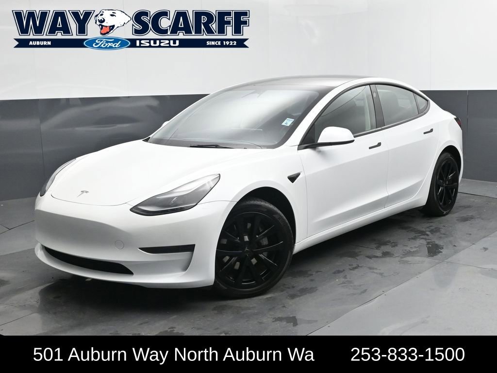 Used 2023 Tesla Model 3 Standard Range image 1
