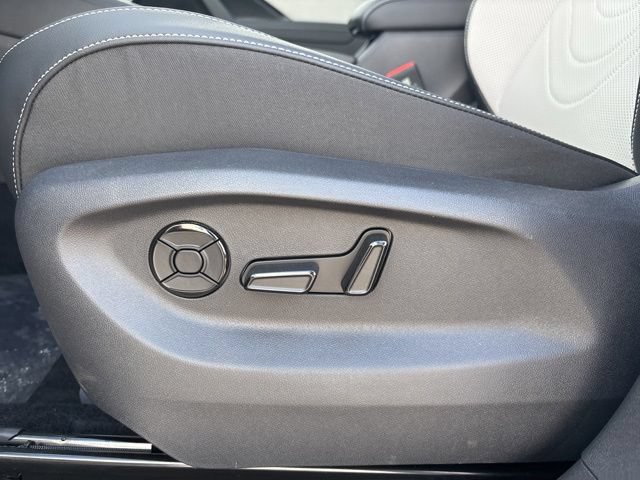 New 2026 Volkswagen Tiguan SE AWD/4WD image 17