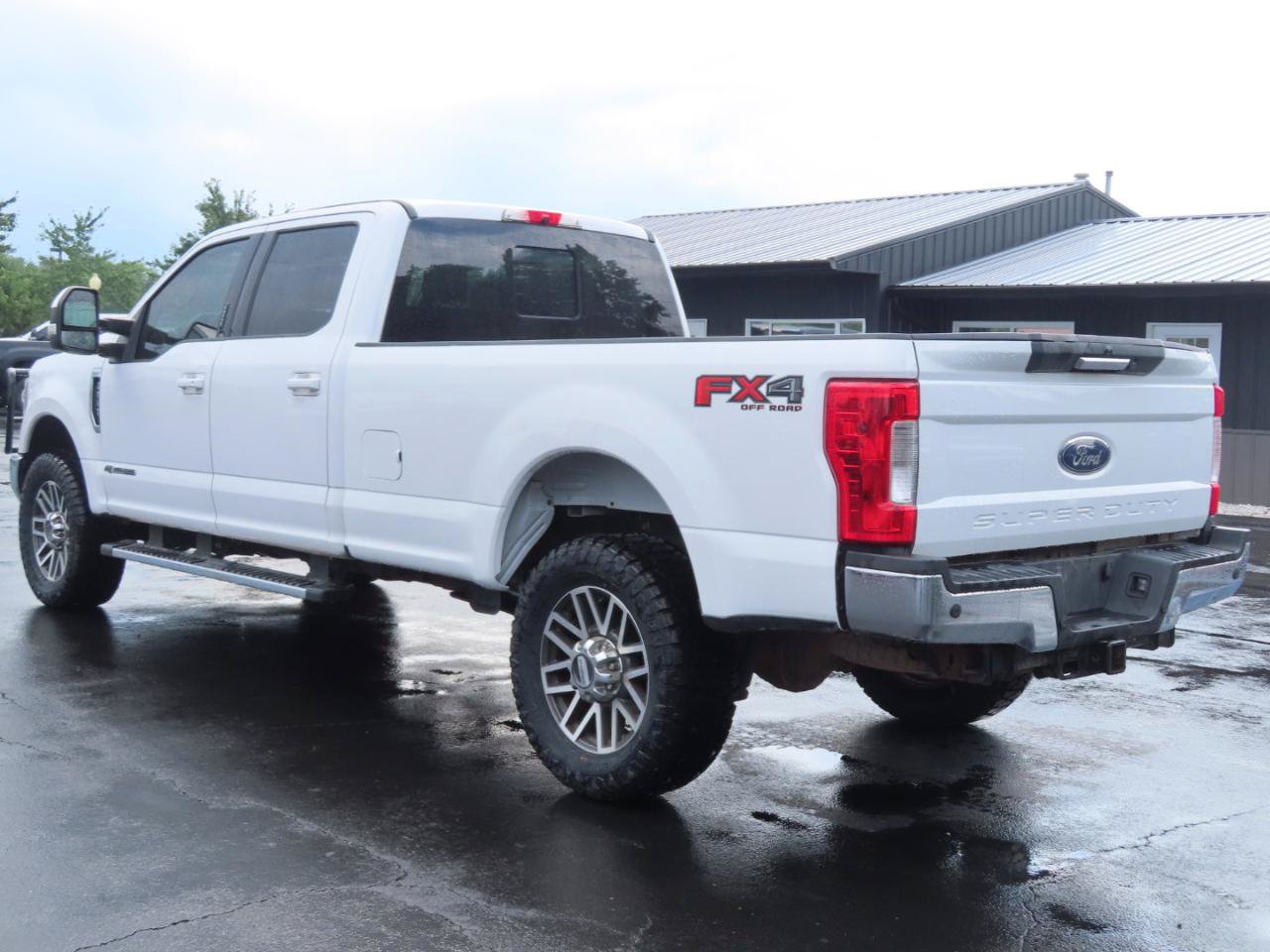 Used 2018 Ford F350 Lariat w/ Lariat Value Package AWD/4WD image 4