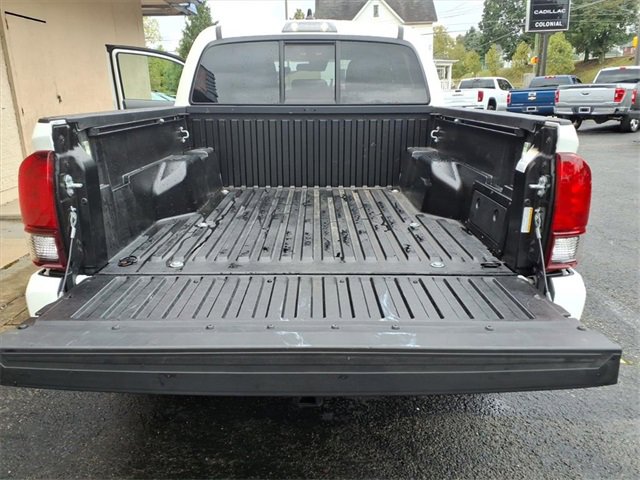 Used 2022 Toyota Tacoma SR image 15