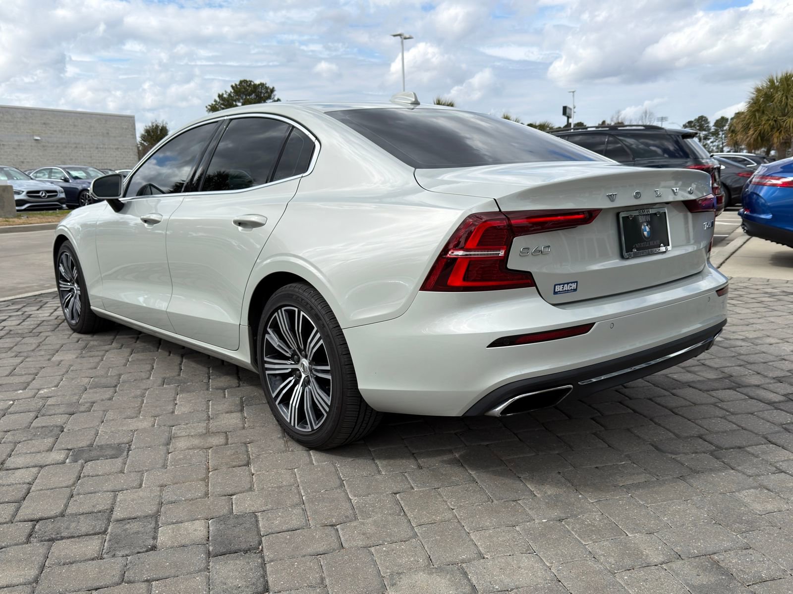 Used 2020 Volvo S60 T6 Inscription image 11