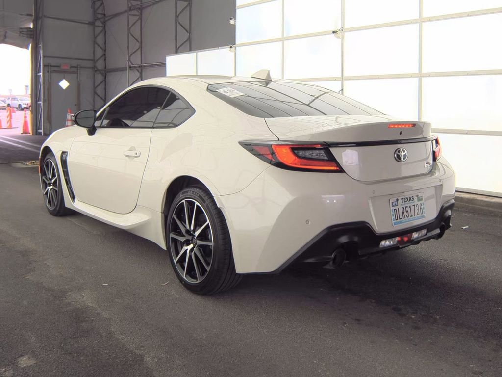 Used 2024 Toyota GR86 image 6