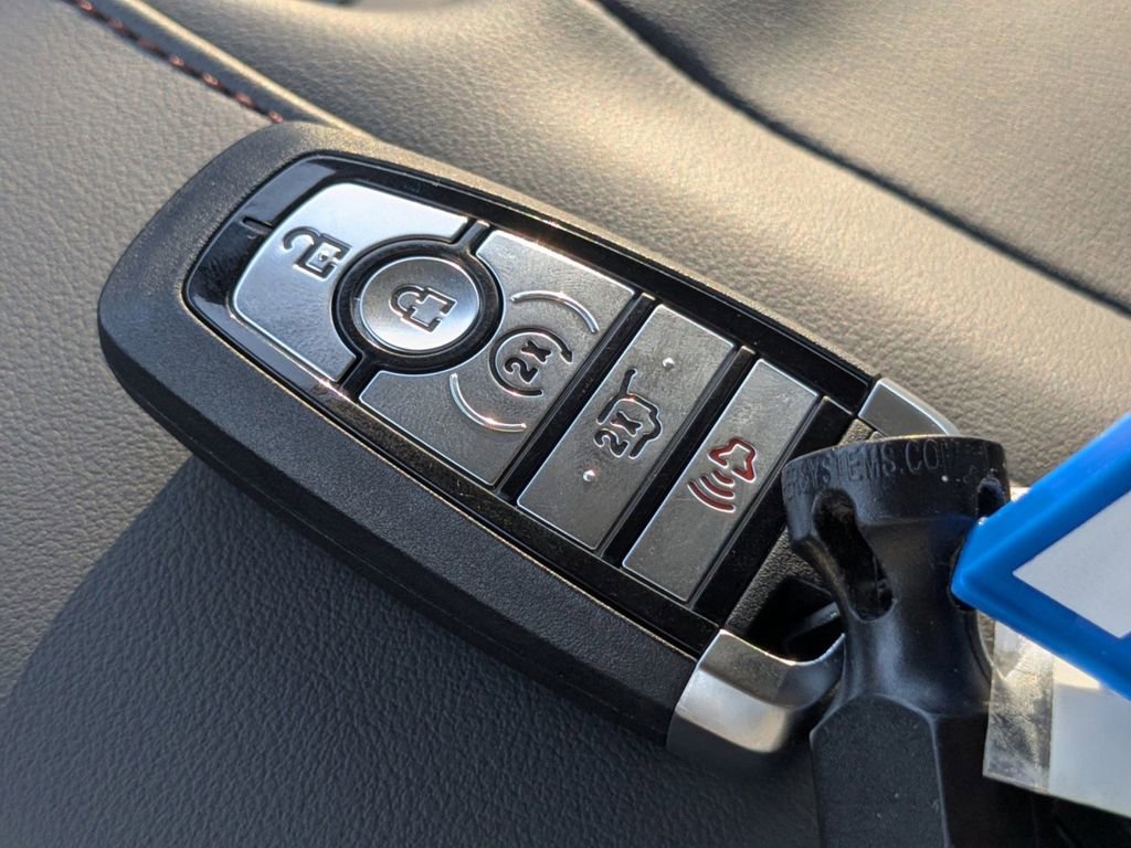 New 2025 Ford Expedition Active image 31
