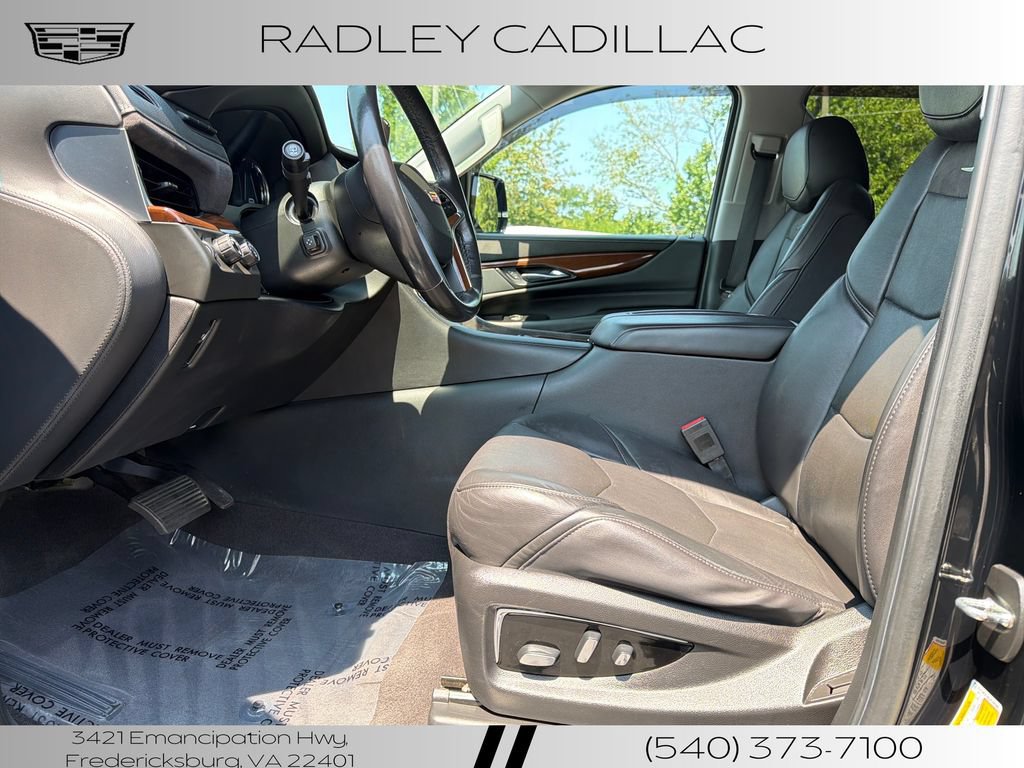 Used 2020 Cadillac Escalade Premium Luxury AWD/4WD image 3