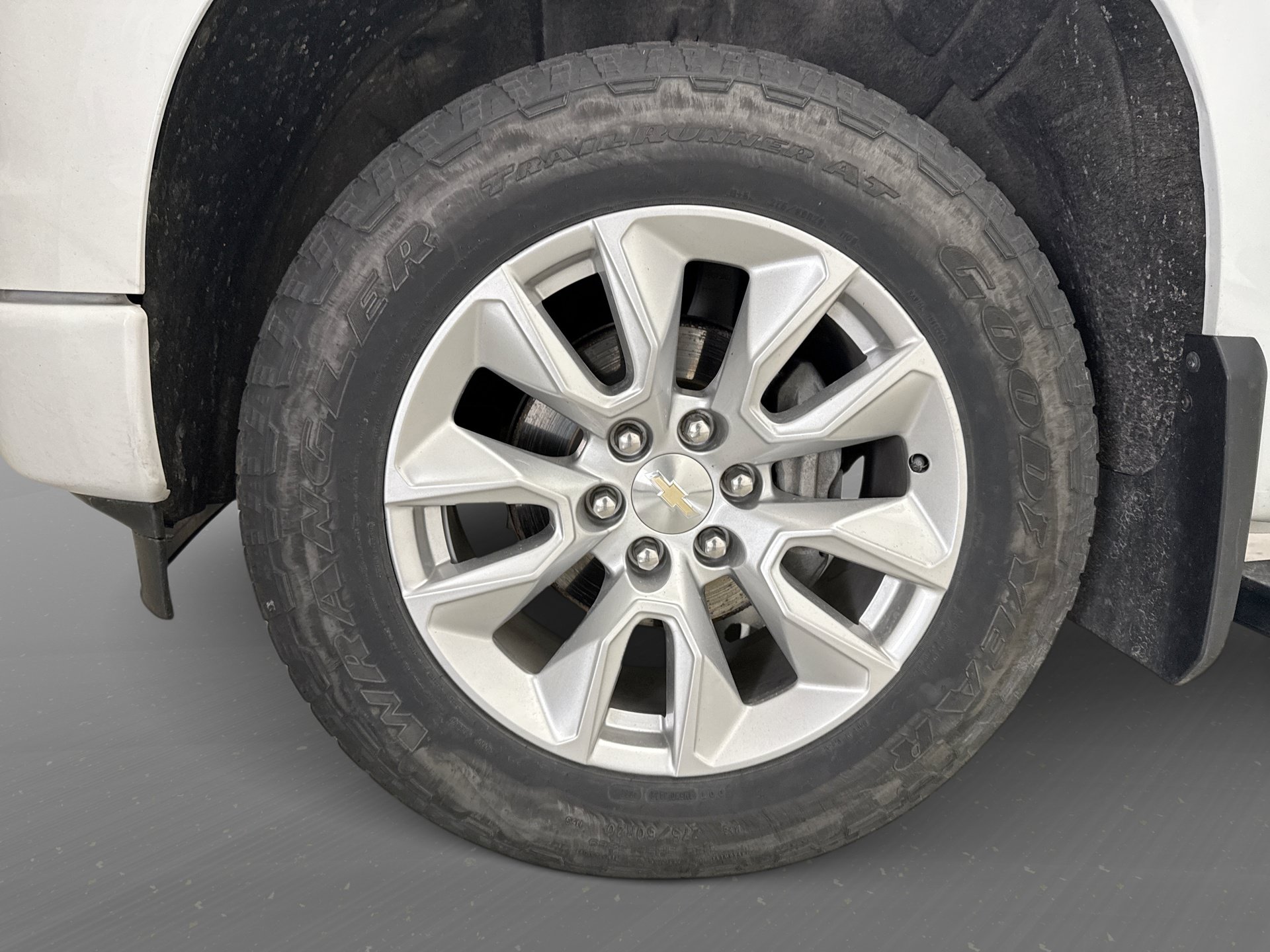 Used 2023 Chevrolet Silverado 1500 Custom AWD/4WD image 11