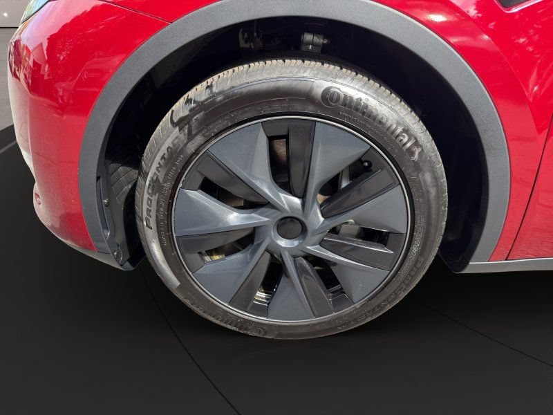 Used 2024 Tesla Model Y Long Range AWD/4WD image 21