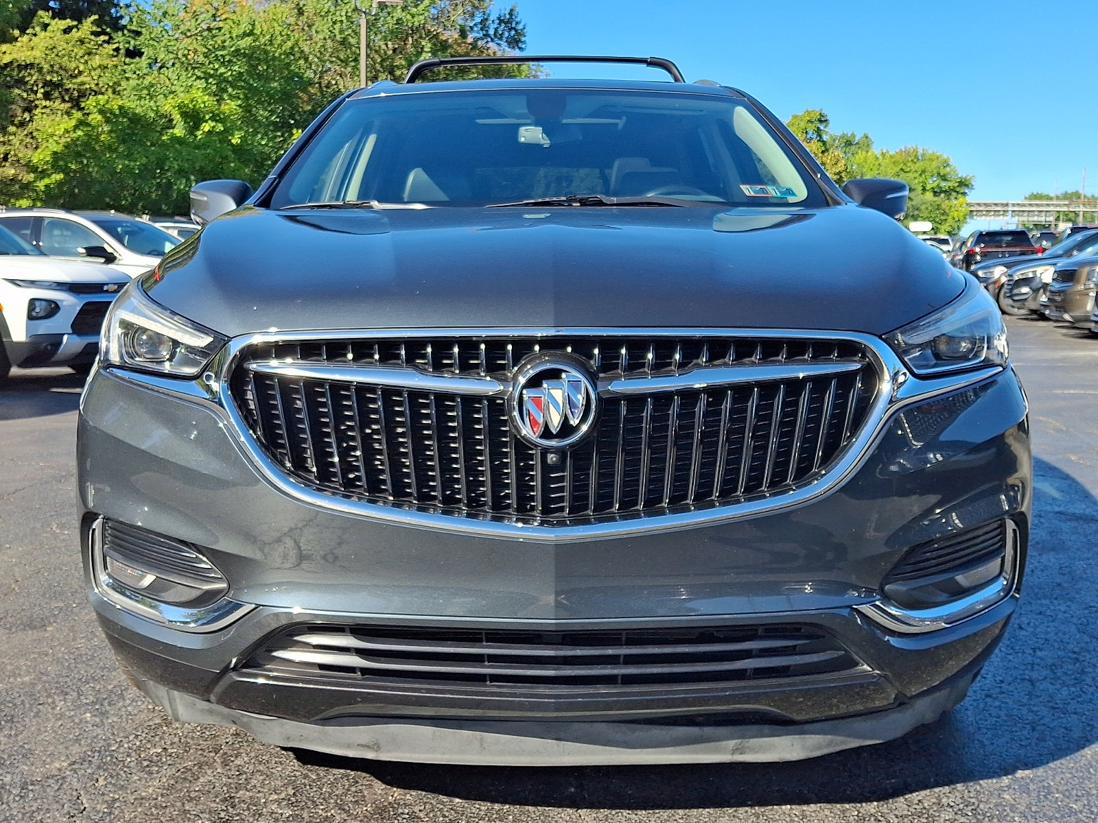 Used 2018 Buick Enclave Essence AWD/4WD image 2