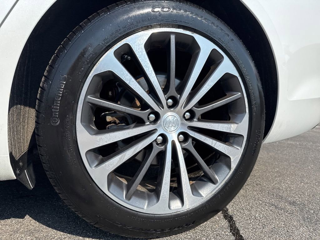 Used 2018 Buick Regal Essence w/ Driver Confidence Package #1 image 44