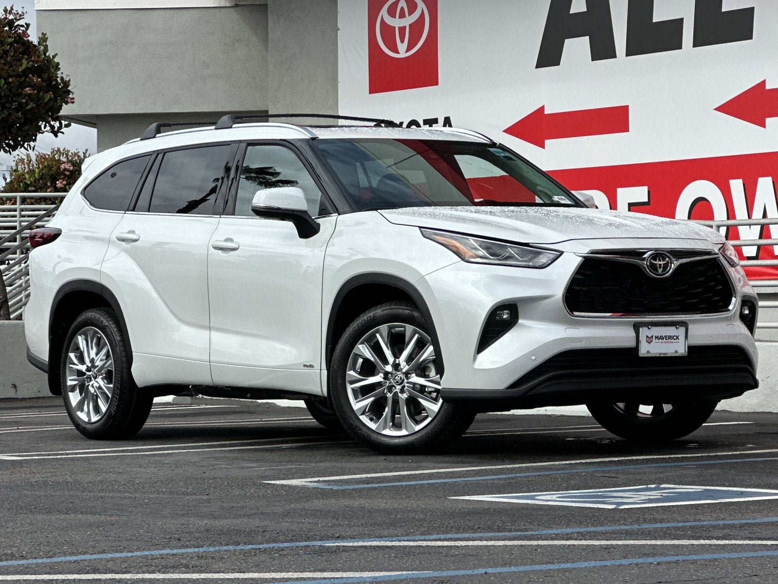 New 2026 Toyota Highlander Limited AWD/4WD image 8