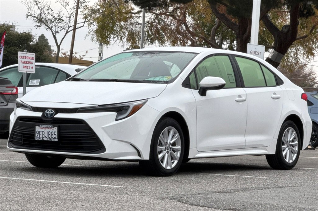Certified 2023 Toyota Corolla LE image 7