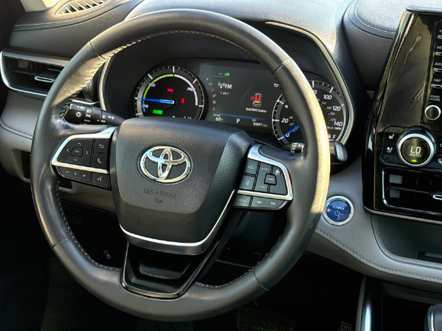 Used 2020 Toyota Highlander Limited FWD image 15
