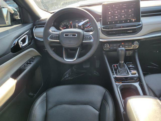 Used 2024 Jeep Compass Limited image 5