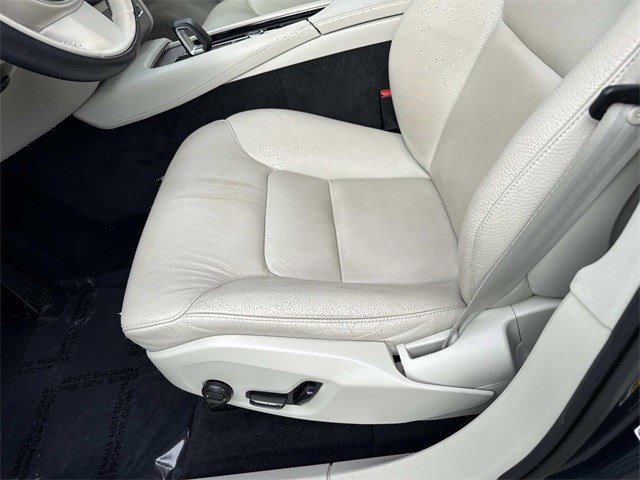 Used 2023 Volvo XC90 B6 Plus image 15