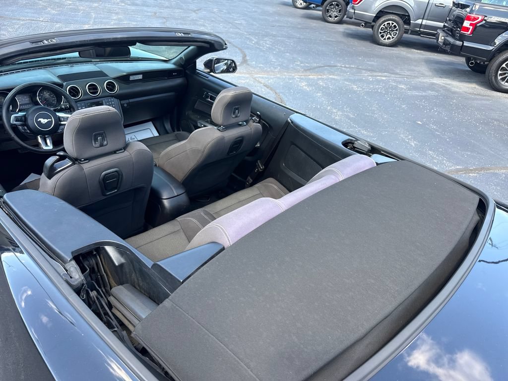 Used 2016 Ford Mustang Convertible RWD image 28