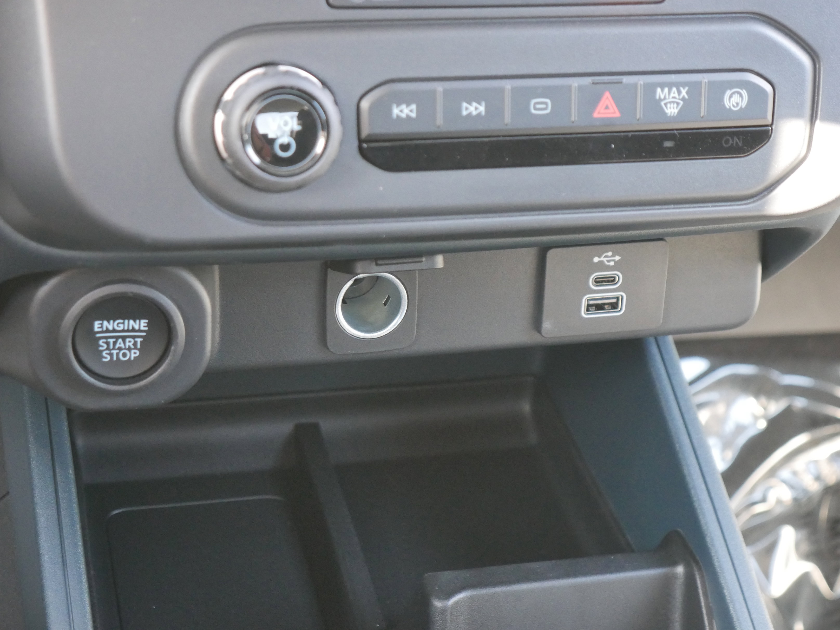 New 2025 Ford Maverick XLT w/ XLT Luxury Package image 12