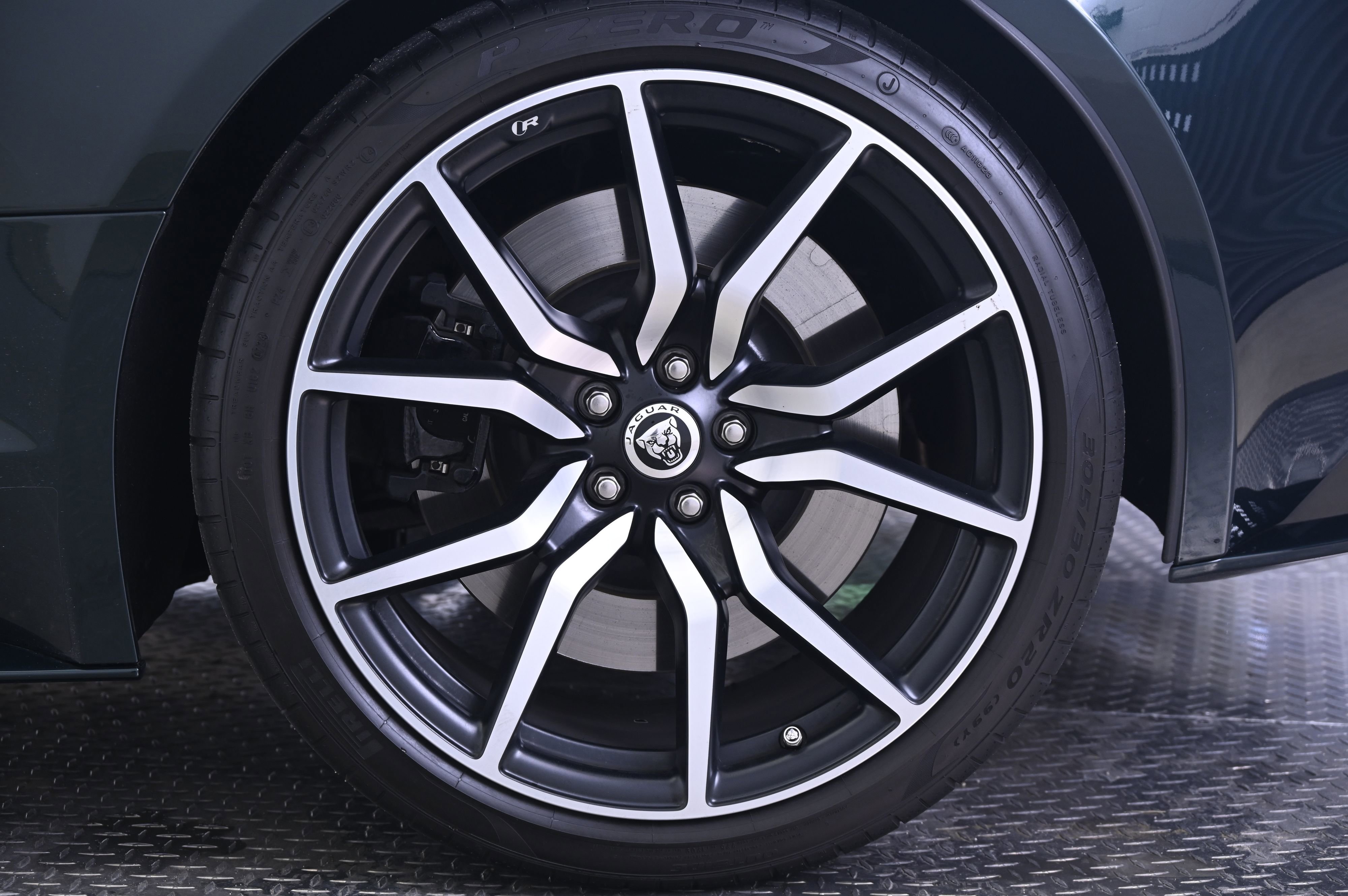 Used 2024 Jaguar F-TYPE R AWD/4WD image 12