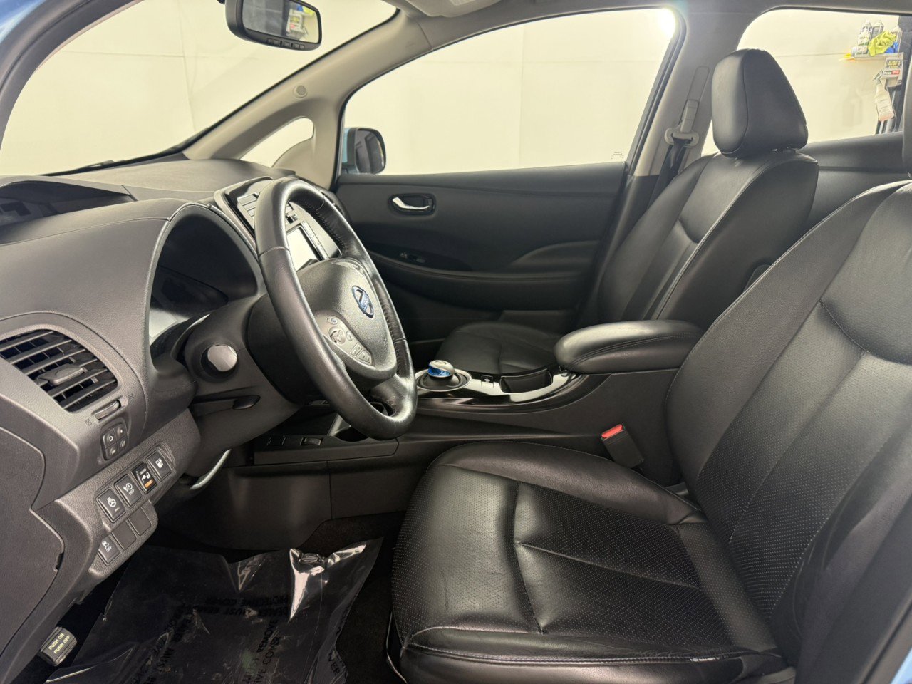 Used 2015 Nissan Leaf SL w/ Premium Package image 12