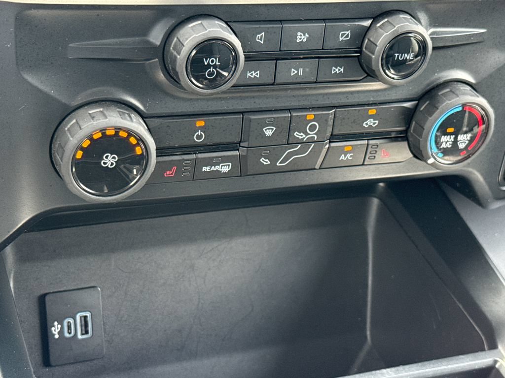 Used 2024 Ford F250 XLT w/ XLT Premium Package AWD/4WD image 25