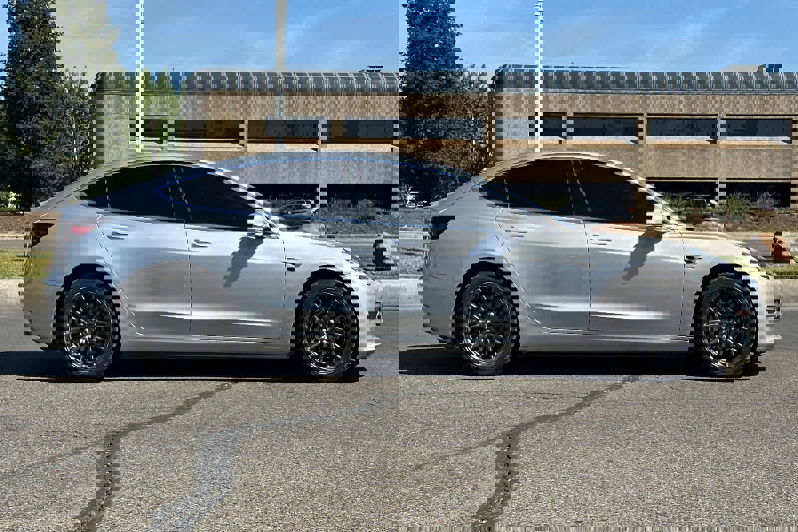 Used 2018 Tesla Model 3 Long Range image 8