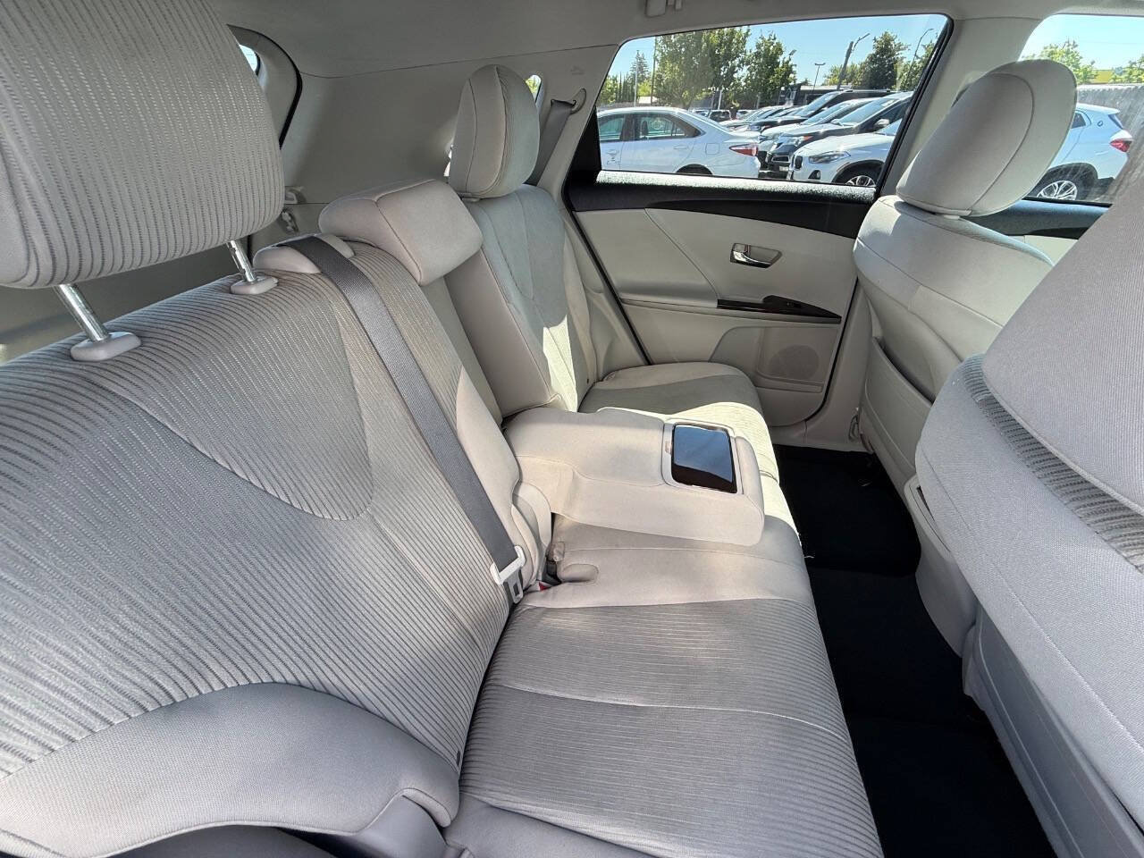 Used 2012 Toyota Venza LE FWD image 14