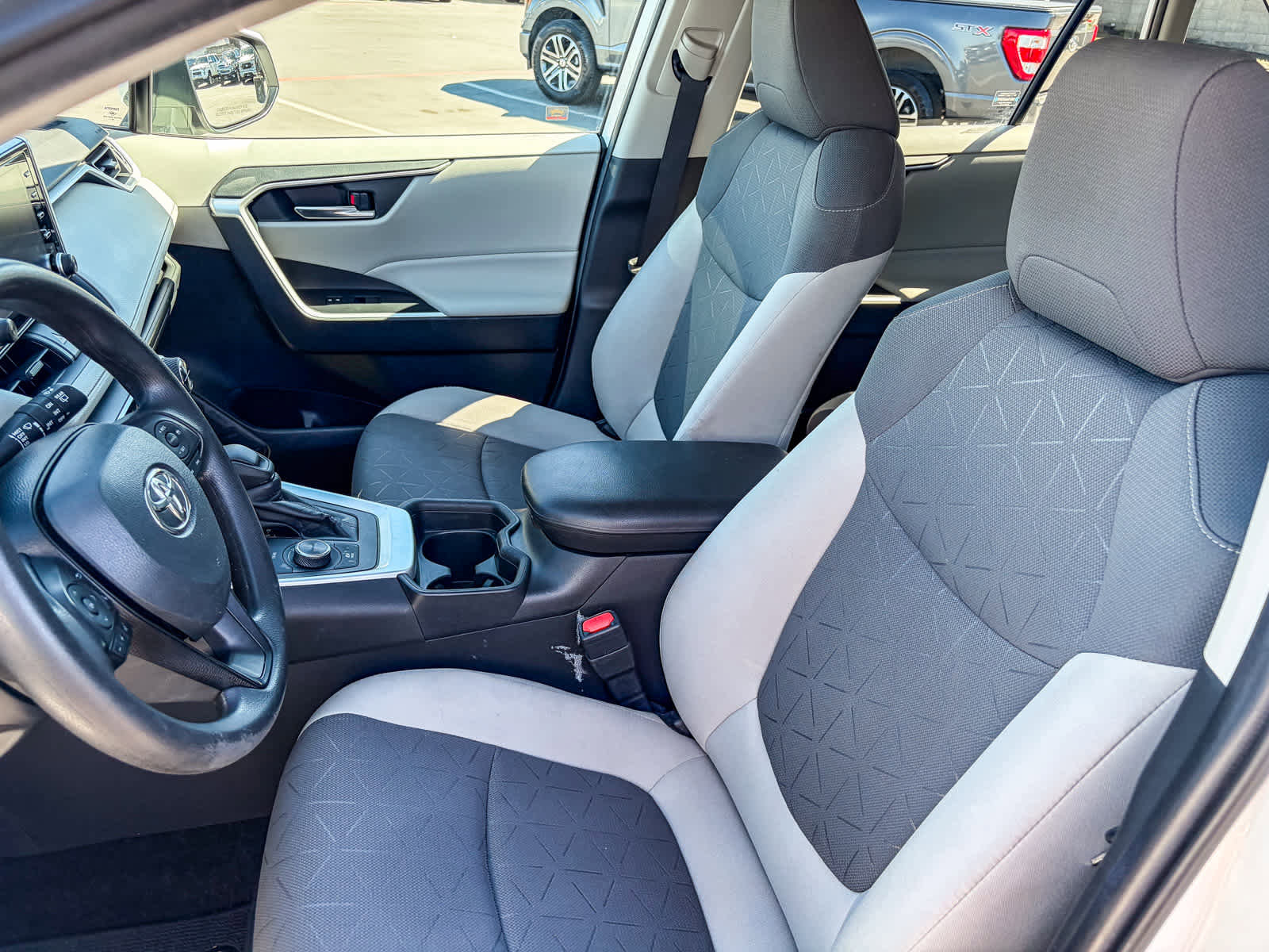 Used 2020 Toyota RAV4 XLE w/ Convenience Package image 17