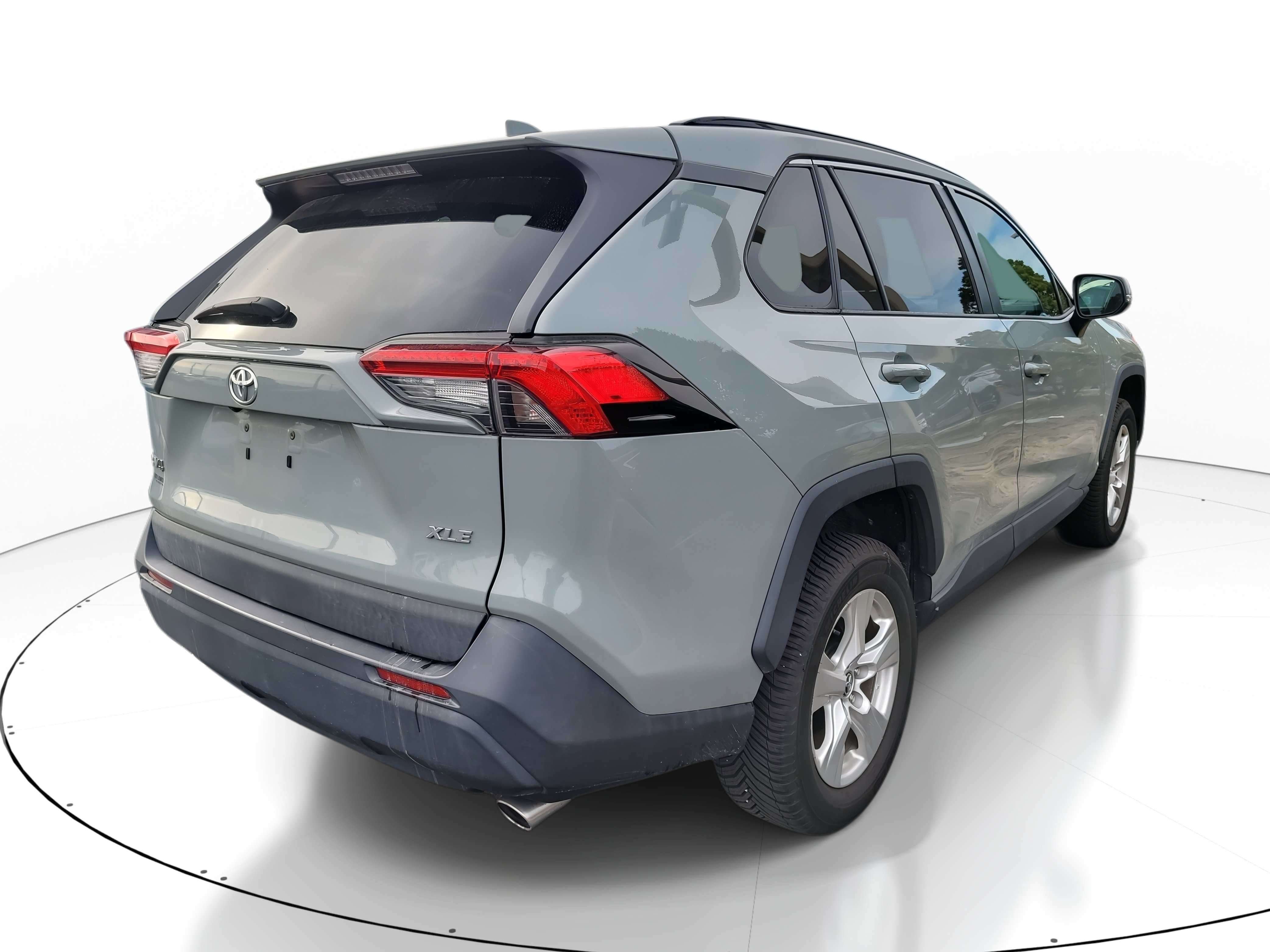 Used 2020 Toyota RAV4 XLE image 7