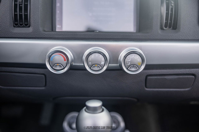 Used 2005 Chevrolet SSR w/ Preferred Equipment Group image 59