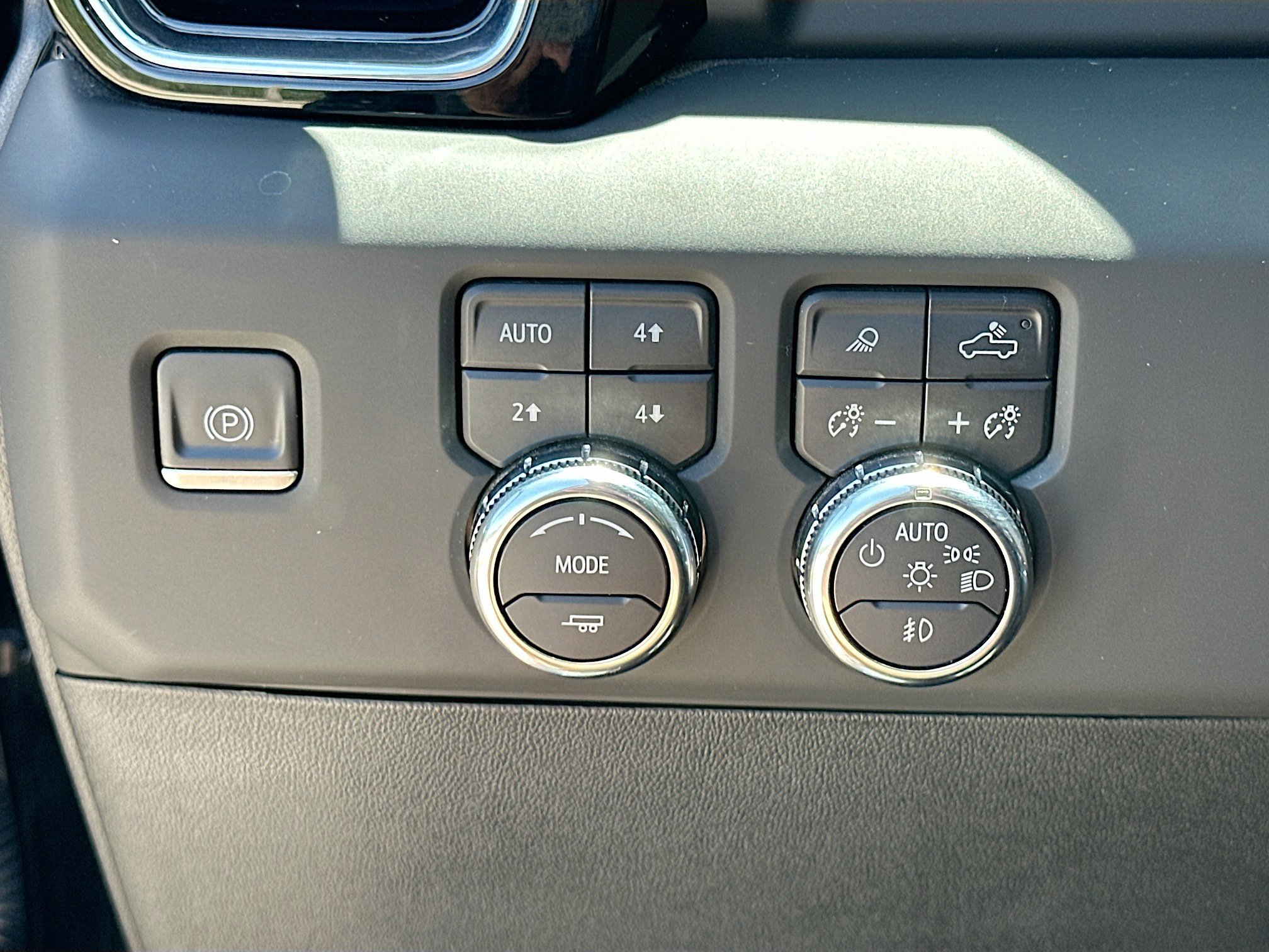 Used 2024 GMC Sierra 2500 Denali AWD/4WD image 10
