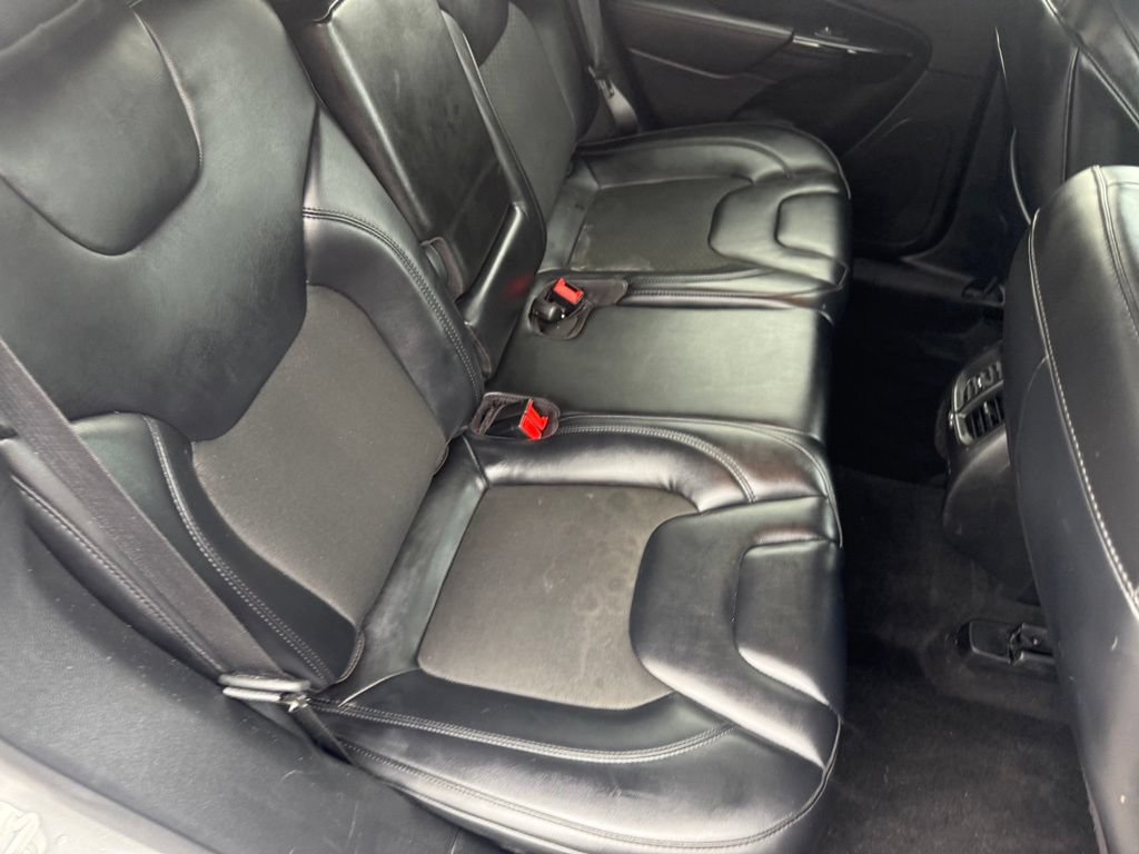 Used 2021 Jeep Cherokee Latitude Plus AWD/4WD image 43