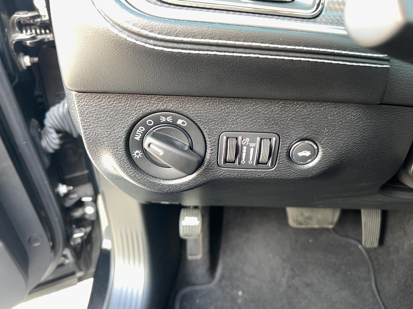 Used 2022 Dodge Challenger SRT Hellcat Redeye RWD image 18