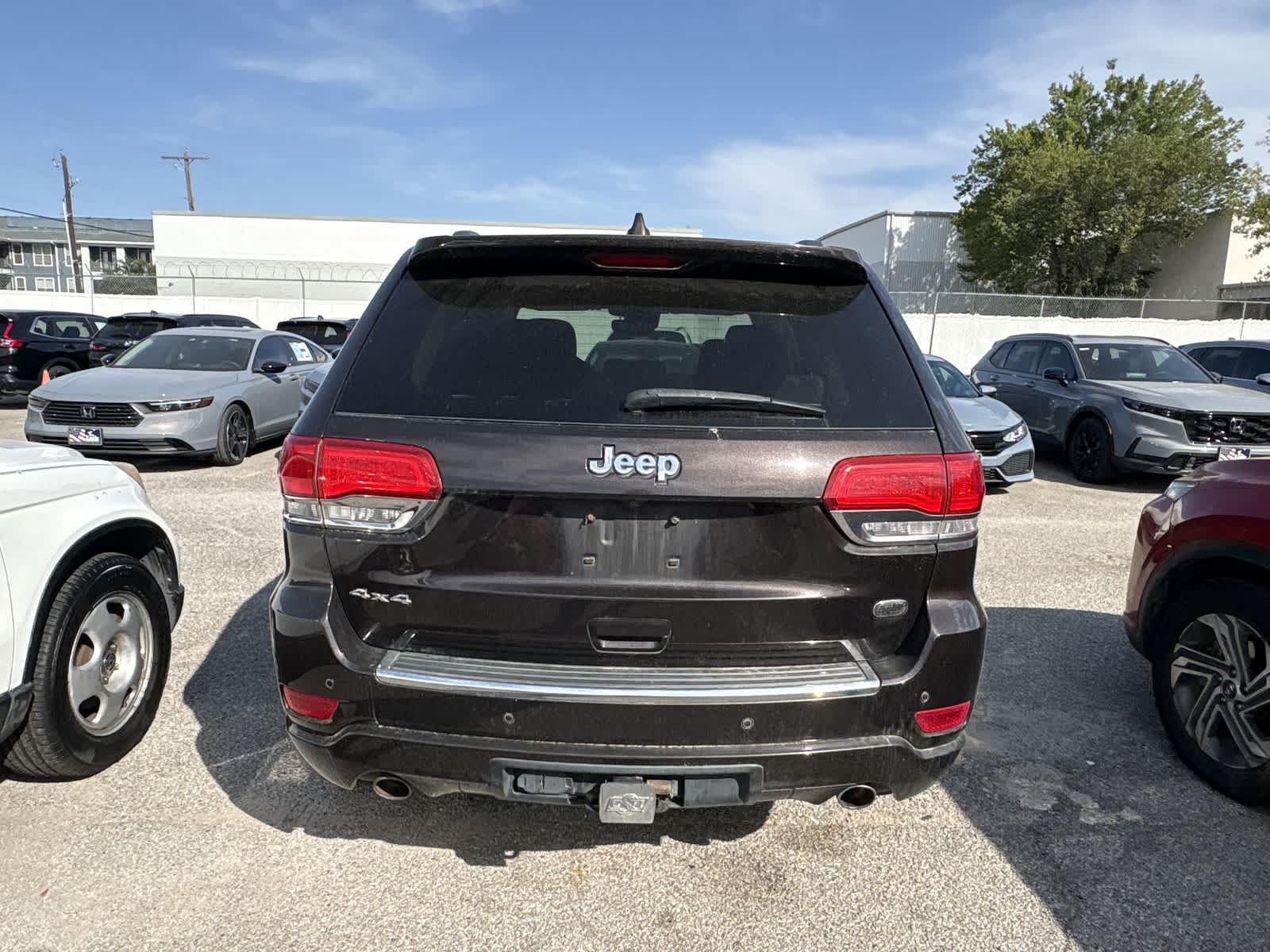 Used 2017 Jeep Grand Cherokee Overland w/ Jeep Active Safety Group AWD/4WD image 5
