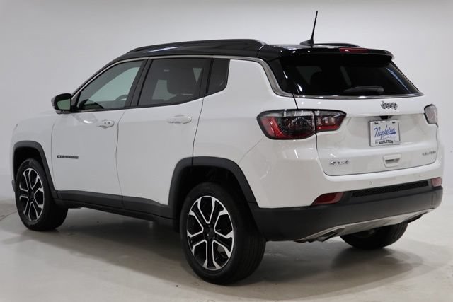 Used 2023 Jeep Compass Limited w/ Sun and Sound Group AWD/4WD image 5