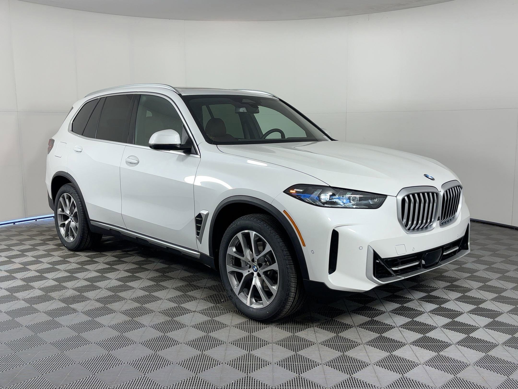 Used 2026 BMW X5 sDrive40i w/ Premium Package RWD image 7