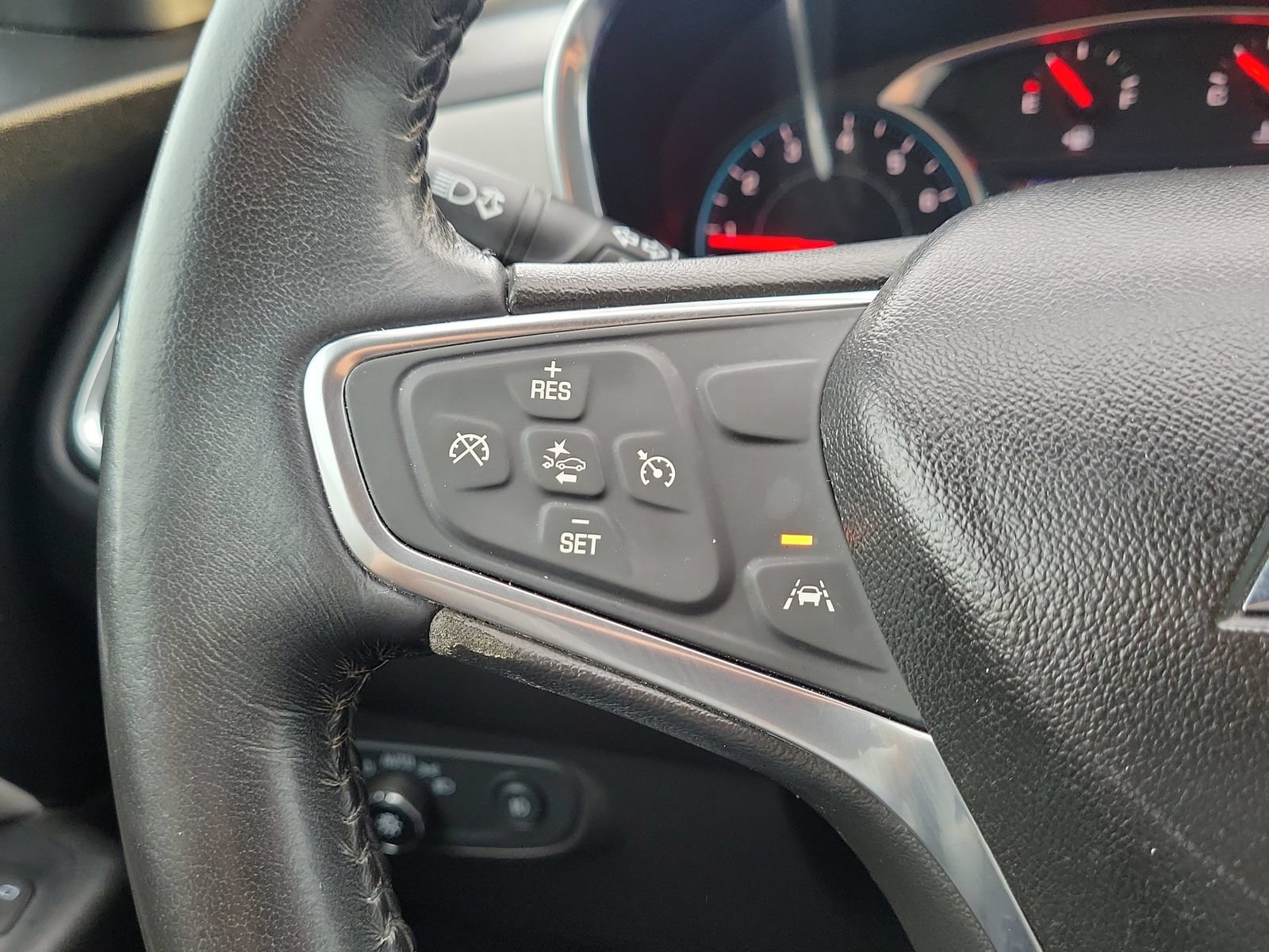 Used 2020 Chevrolet Equinox LT FWD image 22