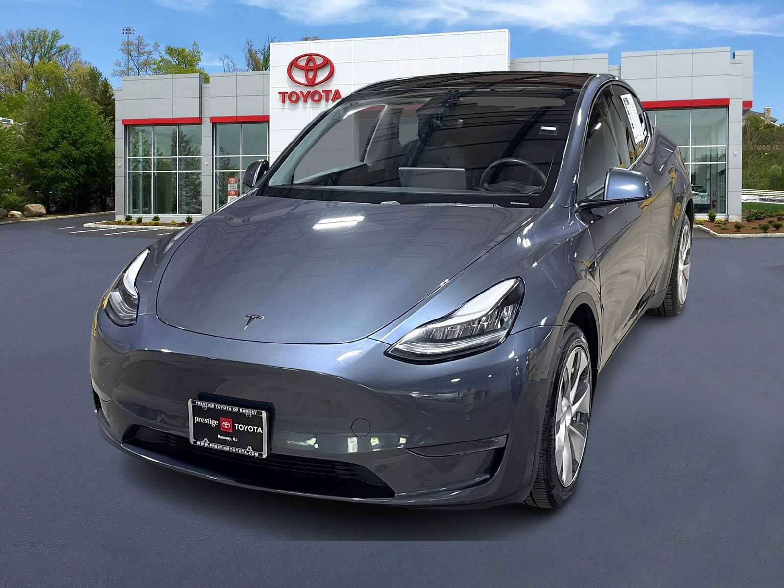 Used 2020 Tesla Model Y Long Range AWD/4WD image 1