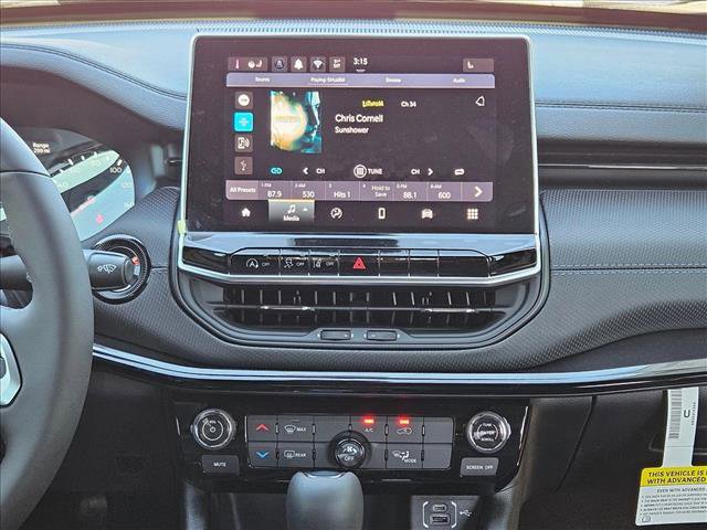 New 2026 Jeep Compass Latitude image 13