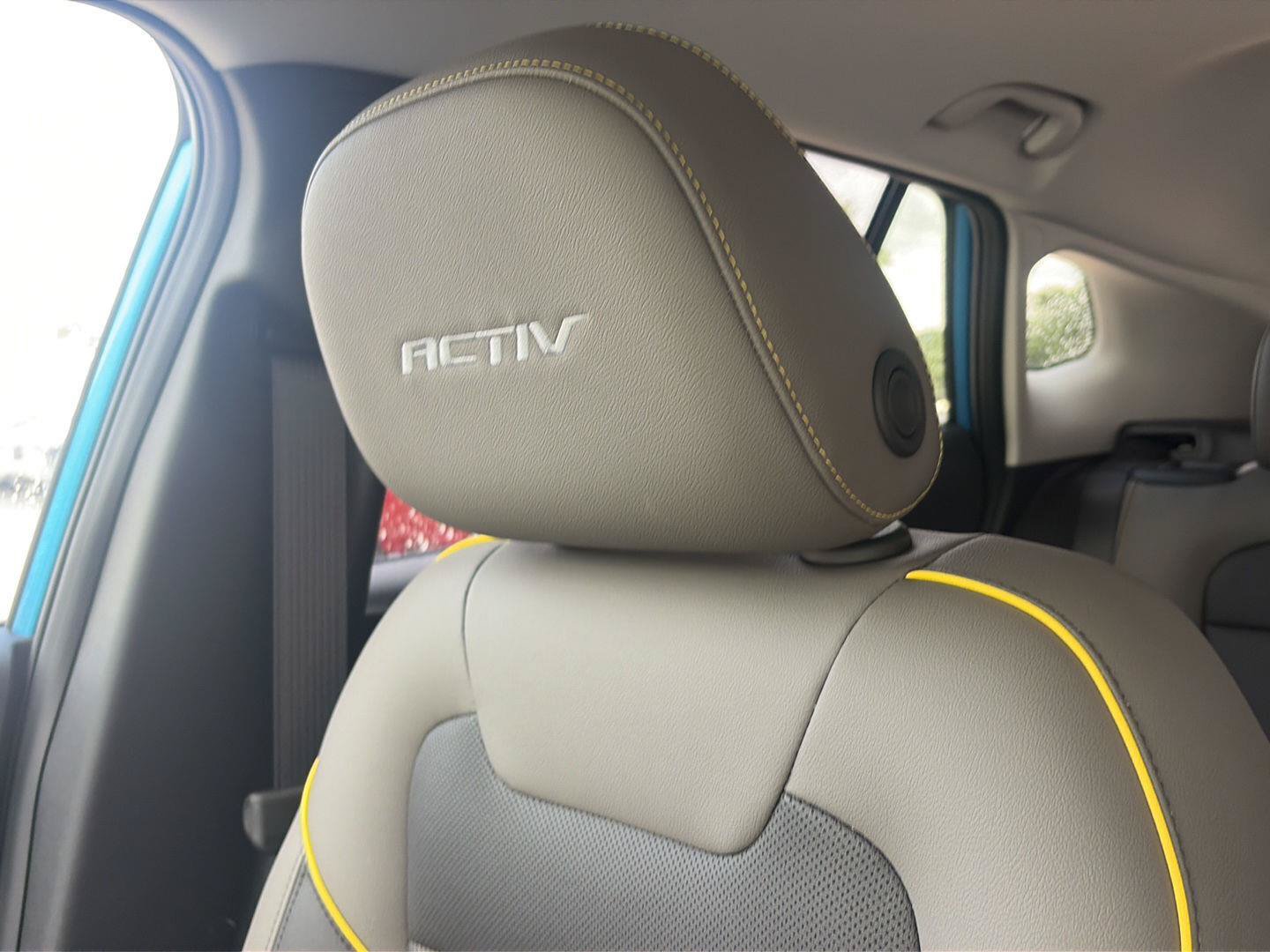 New 2026 Chevrolet Trax ACTIV w/ Sunroof Package FWD image 25